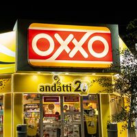Oxxo da marcha atrás con su plan más ambicioso en México: pausará su proyecto para convertirse en banco 