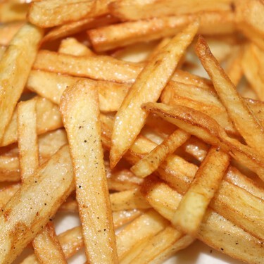 Con este set de accesorios para freidora de aire, pasaremos de las patatas fritas a las recetas gourmet