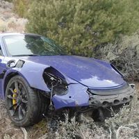 Se llevó gratis un Porsche 911 GT3 RS en un concurso. Le ha durado medio año: lo ha estampado por creerse que estaba en 'Need for Speed'