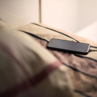 Por que especialistas recomendam que você e seu celular descansem juntos longe do Wi-Fi: o segredo pouco conhecido para economizar energia e preservar a bateria 