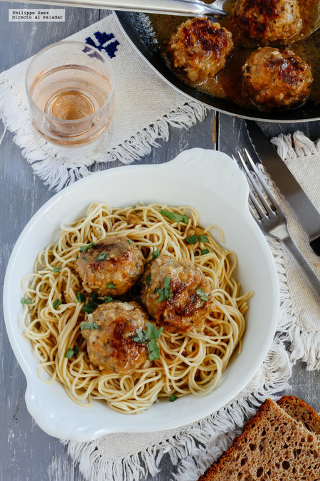 Albóndigas de cerdo en salsa de champiñones. Receta reconfortante