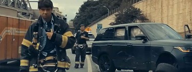 Un Tesla reparte una dosis de karma: las cámaras pillan al conductor de un Range Rover que provocó un accidente y mintió a la policía