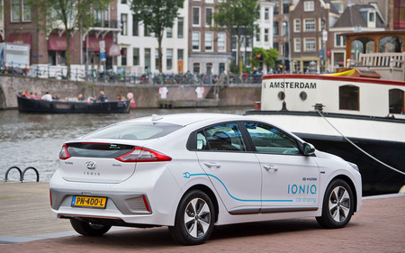 Hyundai Ioniq Car Sharing Amsterdam 03 1610