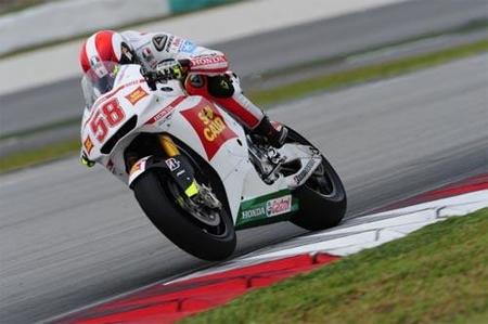 El equipo de Simoncelli tras la caída de Sepang
