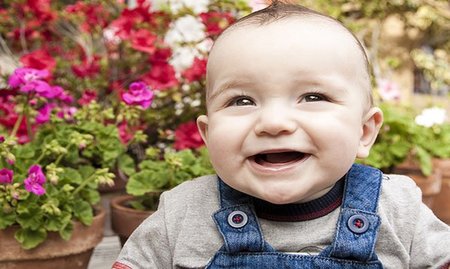 La foto de tu bebé: Diego y las flores