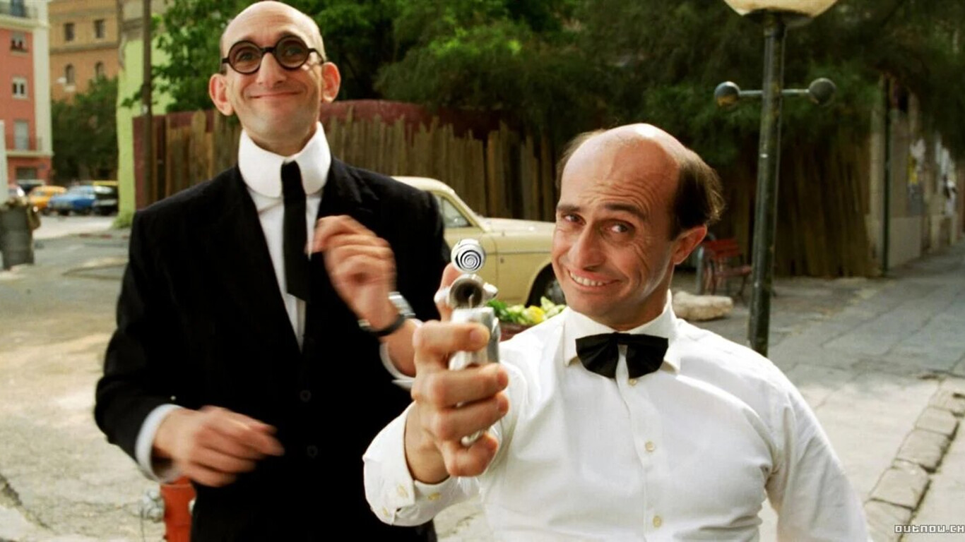 Qué fue de Benito Pocino, el Mortadelo perfecto que nunca dejó su trabajo  en Correos... y acabó metido en el cine para adultos