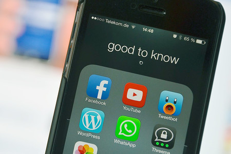 Lo sabíamos y Facebook lo reconoce: las redes sociales pueden 'corroer la democracia', aunque no todo es malo