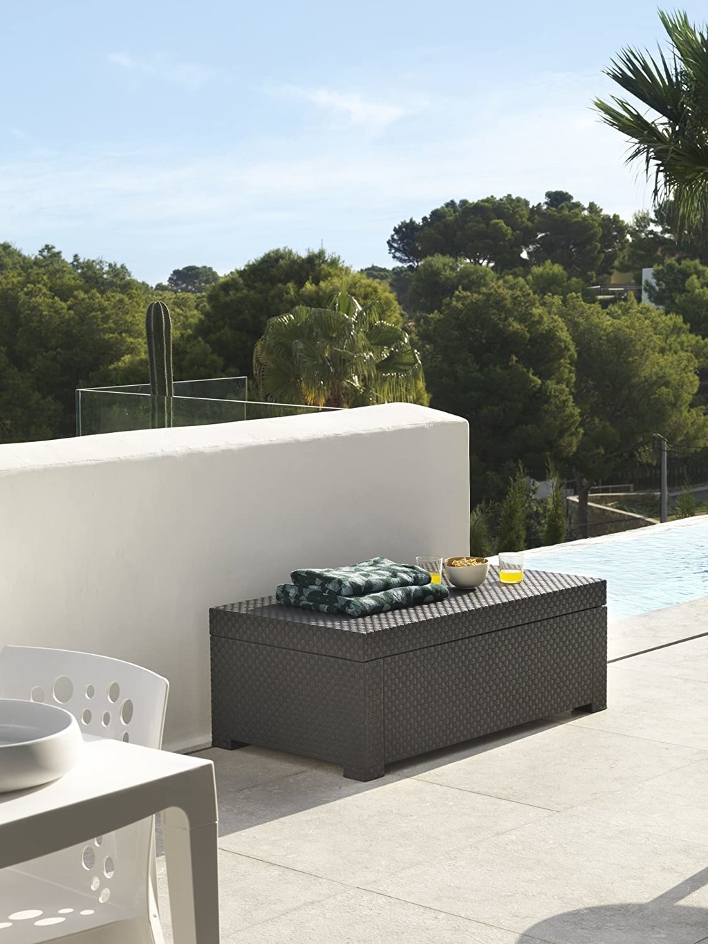 13 prácticos muebles de almacenamiento de exterior, para recoger jardín