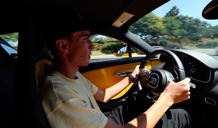 Nada como un Bugatti Chiron para sacarse el carné de conducir y, si no, que se lo digan a este chaval de 17 años