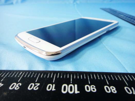 Samsung Galaxy Premier GT-I9260, nuevas imágenes y especificaciones filtradas