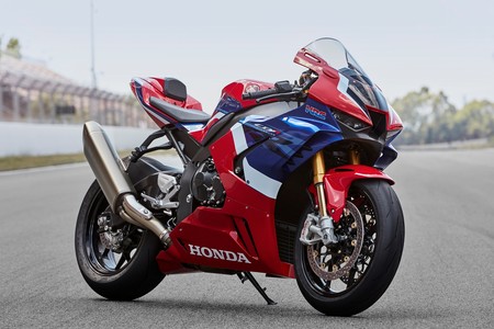 La nueva Honda CBR1000RR Fireblade es más salvaje, pero también nos rascará más el bolsillo que antes