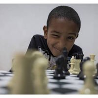 Menino brasileiro de apenas 10 anos é um gênio: ele criou jogo aos 7 após curso de Harvard e hoje vive em abrigo com a mãe e luta para voltar a estudar