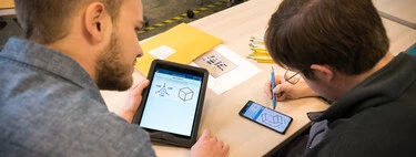 Menos pantallas, más inteligencia. La gran paradoja de la educación digital otorga medio curso de ventaja a los alumnos "offline" 