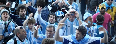 Argentina sufre de escasez y especulación de cromos del Mundial. Para el gobierno es un problema de Estado