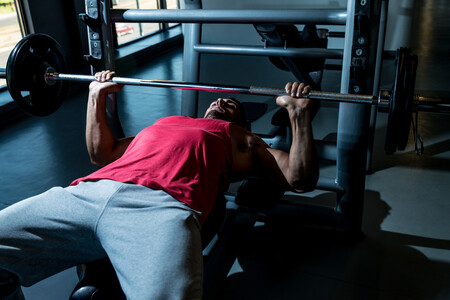 Volumen, intensidad y frecuencia del entrenamiento en el gimnasio: qué son y cómo sacarles partido