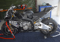 BMW S1000RR pillada en Magny Cours