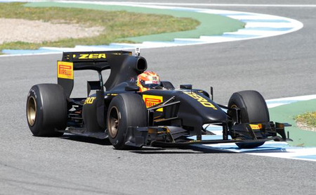 Jaime Alguersuari F1 Test Pirelli