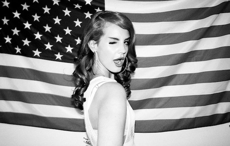 Y ahora, una de repasar la historia americana con Lana del Rey su vídeo "National Anthem"