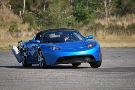 El Tesla Roadster colabora en la creación de juegos