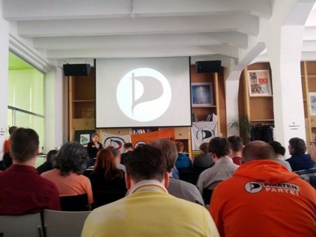 La Organización Mundial de la Propiedad Intelectual sugiere aceptar a la Internacional Pirata como observadora