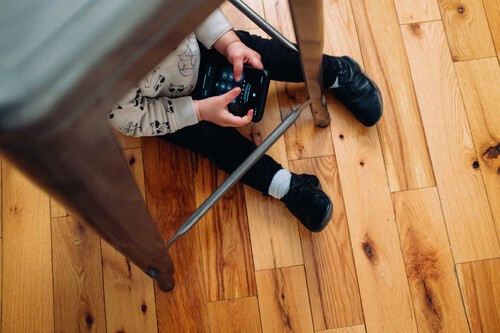 Proposta é respaldada por diversos estudos científicos e pelas recomendações de pediatras / Imagem: charlesdeluvio (Unsplash)