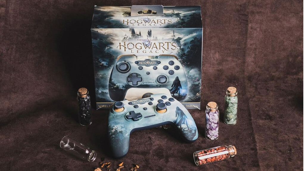 Contar con un mando pro para Nintendo Switch es de agradecer. Este es muy barato y tiene un diseño chulísimo ambientado en Hogwarts Legtacy 