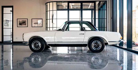 Everrati Mercedes-Benz SL W113 'Pagoda'