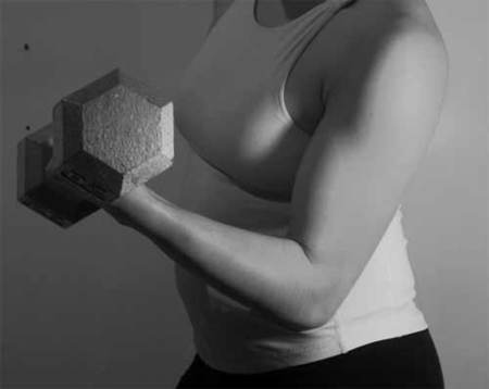 Concentración muscular y aislamiento, la base para un bíceps desarrollado