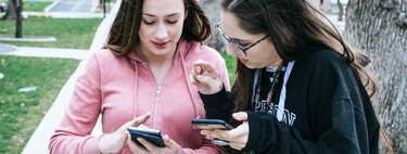Los expertos coinciden: someterse a un "detox" temporal del móvil y de las redes sociales no tiene el efecto esperado