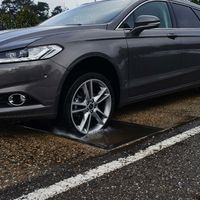 ¿Quieres saber cuando vas a caer en un bache? Una tecnología de Ford te lo podrá decir