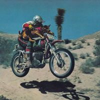Hace 50 años un hombre ganó el Dakar americano con su perro como copiloto. Hoy es recordado como un mito de las motos 