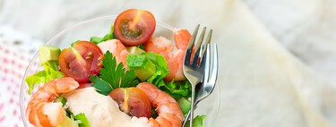 Cóctel de gambas: nueve ideas para renovarlo y huir del viejunismo con la receta definitiva tradicional