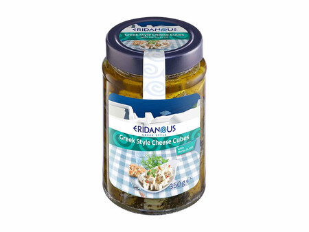 Dados De Queso En Salmuera