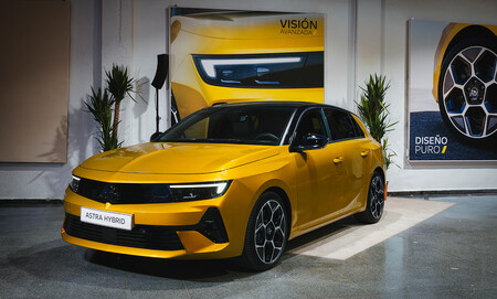 El nuevo Opel Astra ya tiene precio en España: más barato que el Peugeot 308 y con versión híbrida enchufable