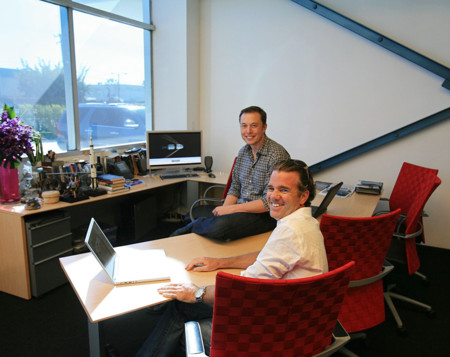 Franz Von Holzhausen y Elon Musk