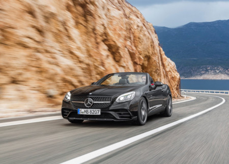 Mercedes-Benz SLC 43 AMG, demostrando que todo con placa 'AMG' es mejor