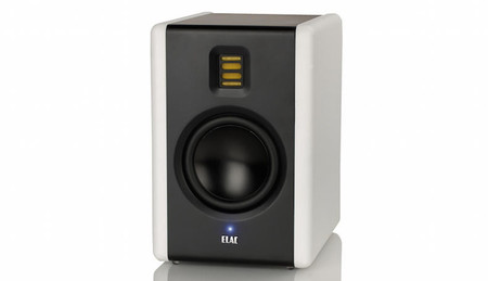 ELAC AM-200, unos altavoces activos con sabor clásico orientados al HiFi