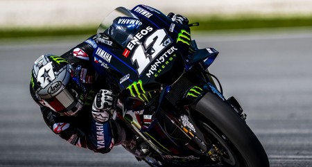 Maverick Viñales domina el segundo día de test en Malasia marcando un tiempo rapidísimo sobre la bocina