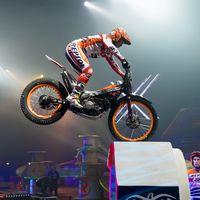 Tres de tres para Toni Bou: también vence en la prueba de Toulouse del Mundial de X-Trial