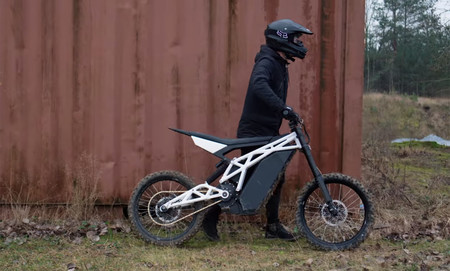 La UBCO FRX1 está a caballo entre bicicleta y moto eléctrica, y es toda una bofetada a la Segway X260