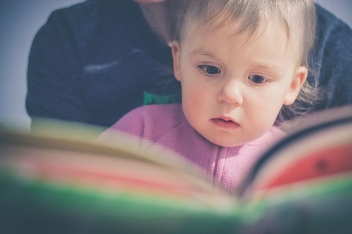 Cinco consejos para sacarle el mayor partido a leerles historias a tus hijos
