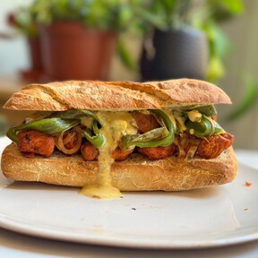 Ni sándwiches ni ensaladas tibias: este es el bocata que querrás llevarte a la playa y a todos tus picnics 
