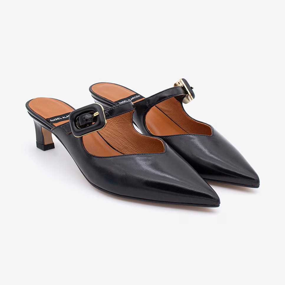 Ángel Alarcón
Zapatos de tacón de mujer