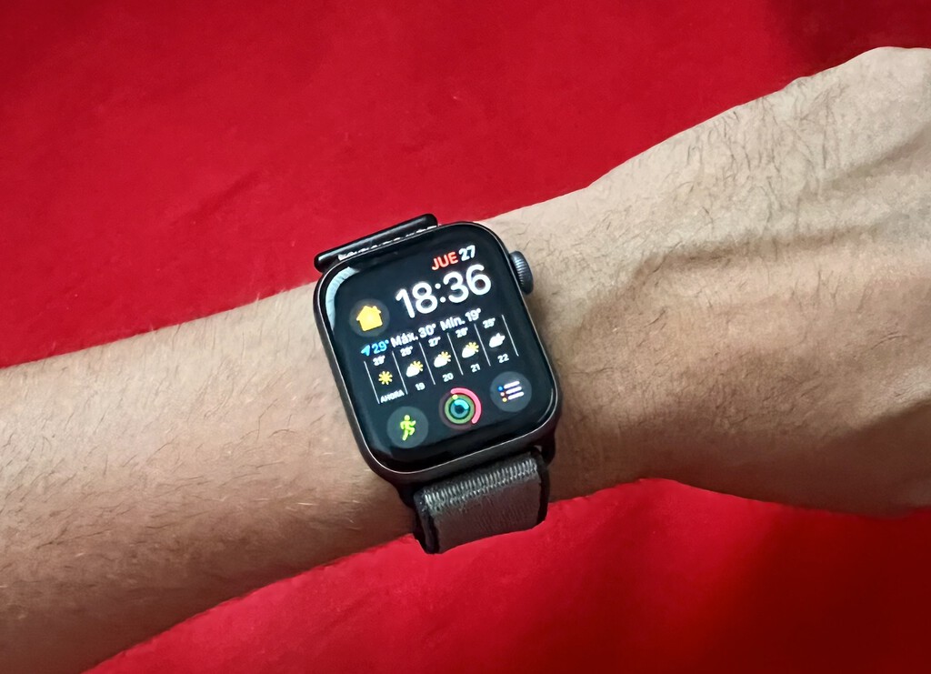 El truco de tu Apple Watch para que te diga la hora con distintas voces El truco de tu Apple Watch para que te diga la hora con distintas voces