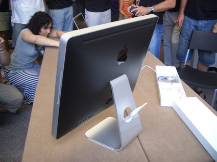 iMac Posterior 2