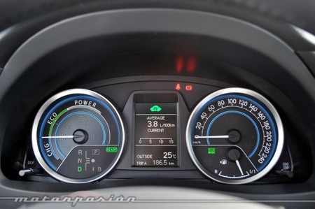 Toyota Auris Touring Sports contra Toyota Prius