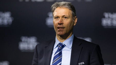 EA retira a Marco van Basten de FIFA 20 hasta nuevo aviso por utilizar una expresión nazi