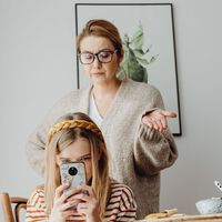 Secretaría de Salud: “en vacaciones aumenta el tiempo que los niños pasan con el celular”, estas son las cinco recomendaciones para los padres
