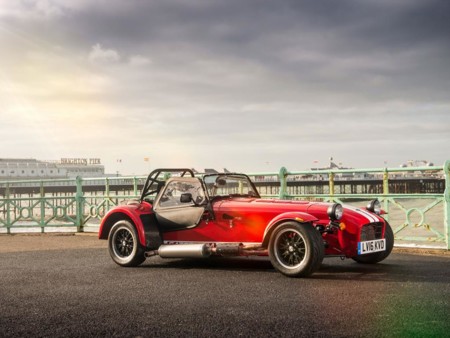 El 310 es una nueva versión del mítico Caterham Seven... otra vez