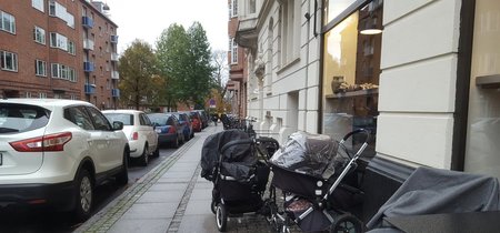 ¿Por qué los padres dejan a sus bebés en los cochecitos en la puerta de las tiendas en los países nórdicos?